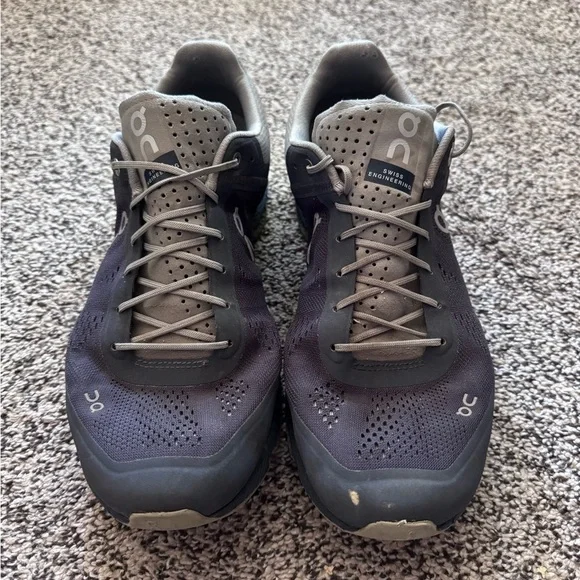 On Cloudsurfer running sneakers size 9.5 - Picture 2 of 8